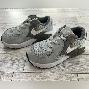 Nike Air Max Sneakers. Size 7c Toddler. Great Condition!
